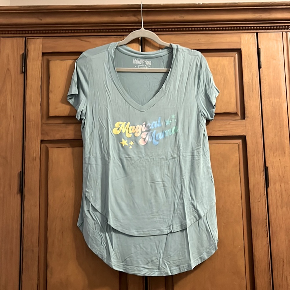 Latched Mama size S v-neck boyfriend nursing tee! Excellent condition!